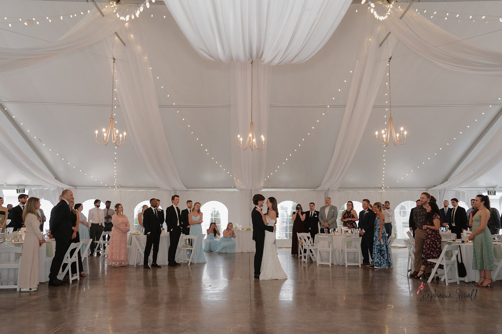 Covington Gardens wedding photographer capturing first dance