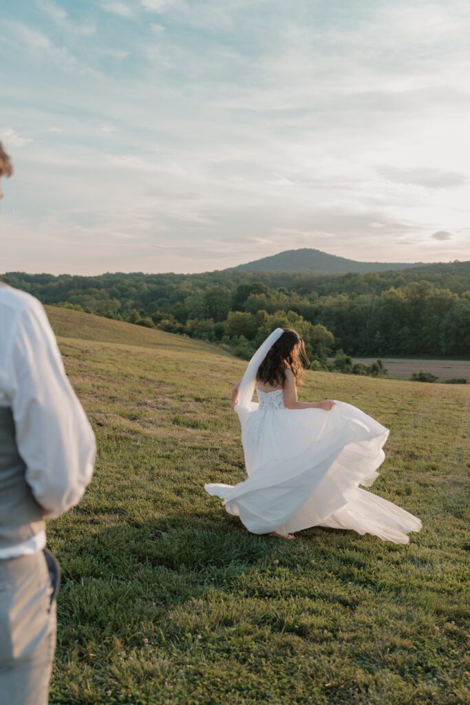 Outdoor Pilot Mountain wedding ceremony